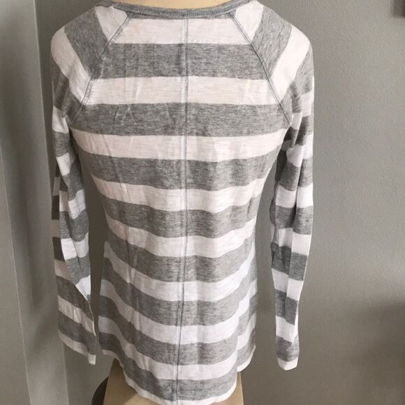 GAP heather gray/ white stripe long sleeve T, XS - Picture 3 of 4